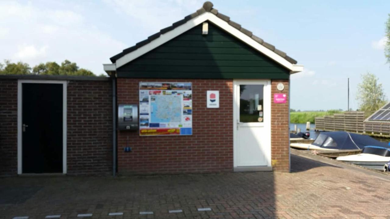 Boat Ella - Kamperen Op Het Water -Niet Om Mee Te Varen -Read Host Profile-Lees Hostprofiel Jutrijp 外观 照片