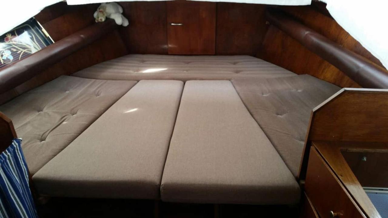 Boat Ella - Kamperen Op Het Water -Niet Om Mee Te Varen -Read Host Profile-Lees Hostprofiel Jutrijp 外观 照片