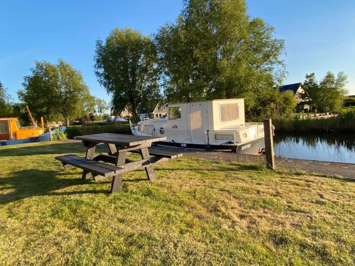 Boat Ella - Kamperen Op Het Water -Niet Om Mee Te Varen -Read Host Profile-Lees Hostprofiel Jutrijp 外观 照片