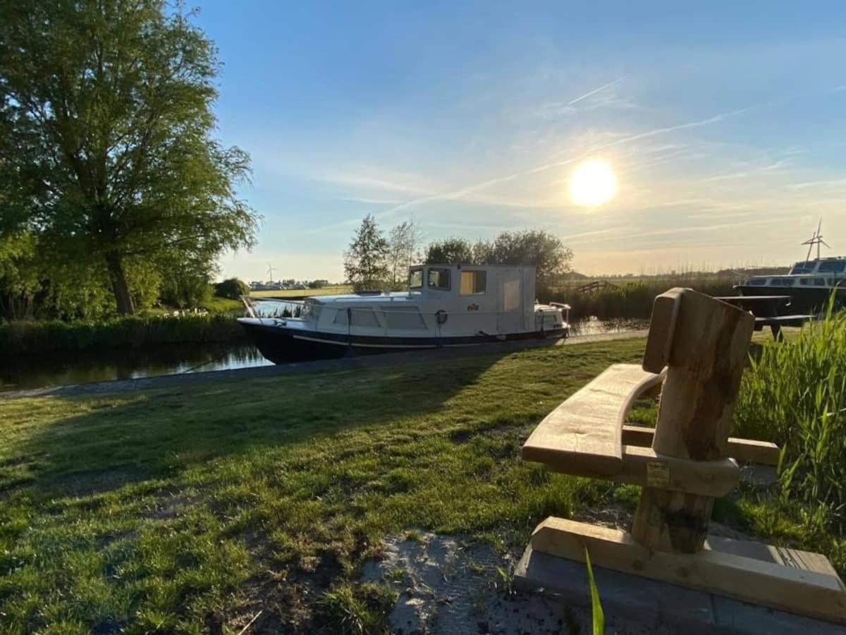Boat Ella - Kamperen Op Het Water -Niet Om Mee Te Varen -Read Host Profile-Lees Hostprofiel Jutrijp 外观 照片